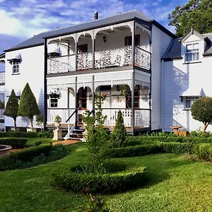 https://middleton-house-maleny.queenslandhotels.net