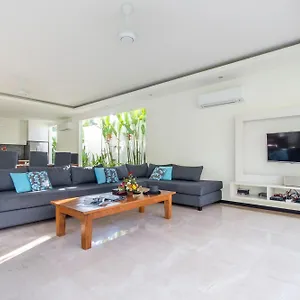 https://villa-aquila.ubudhotelsnow.com